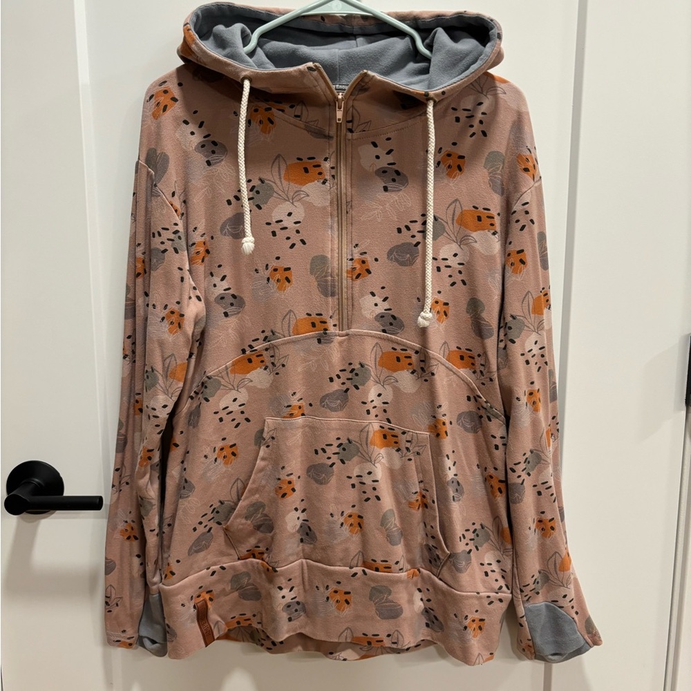 Long sleeve hooded t-shirt